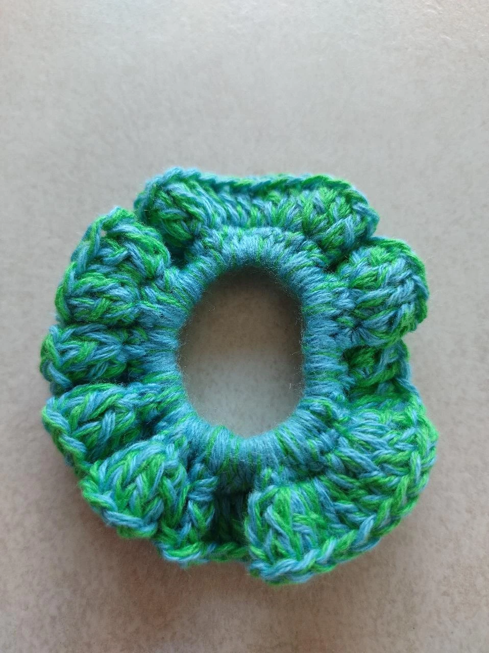 Gomas para el pelo, scrunchies pequeñas hechas a crochet en varios colores – photo 2